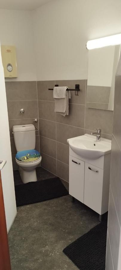 Schoene Sonnige Wohnung Jüchen Exterior foto